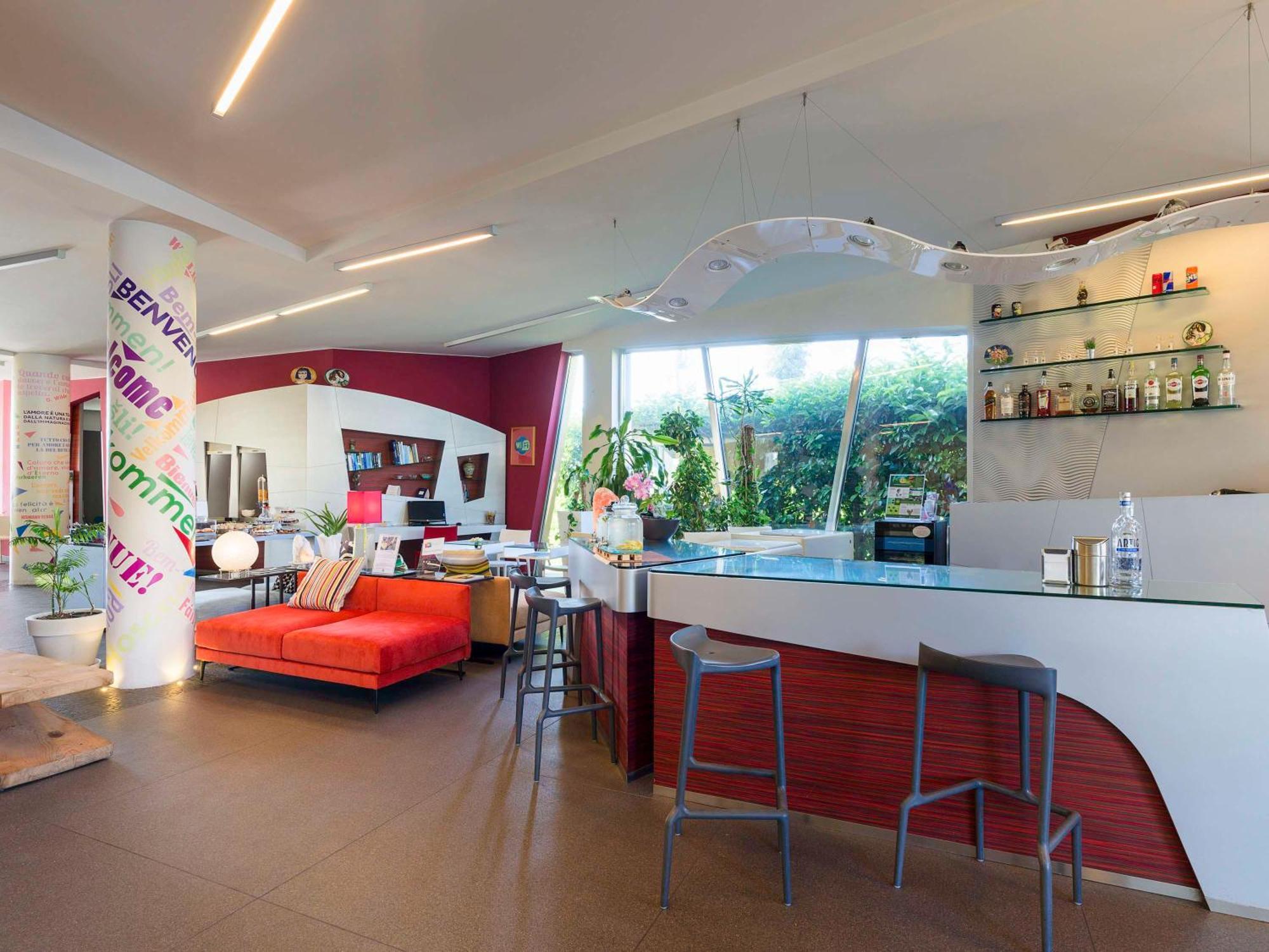 Отель Ibis Styles Catania Ачиреале Экстерьер фото
