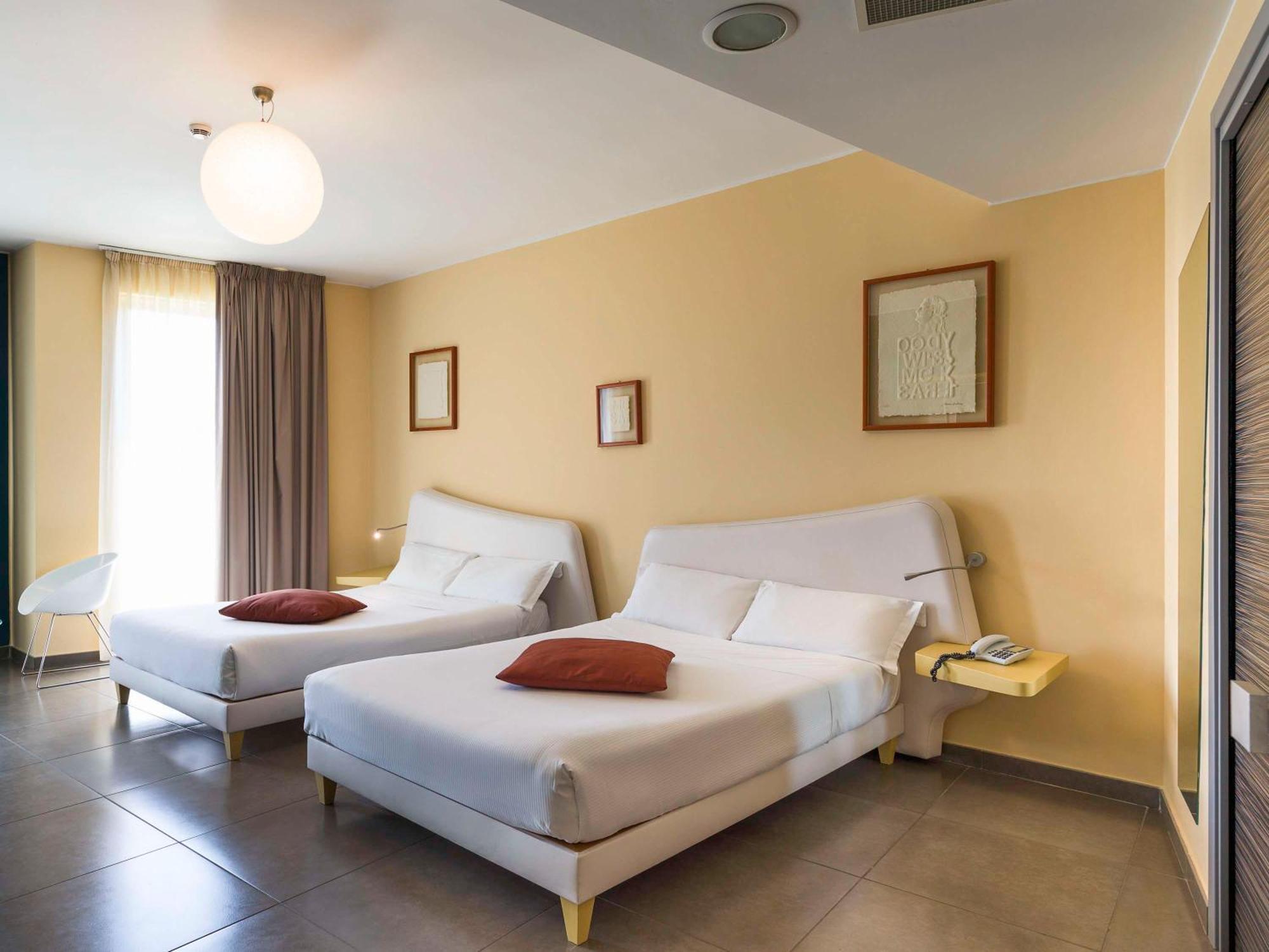 Отель Ibis Styles Catania Ачиреале Экстерьер фото