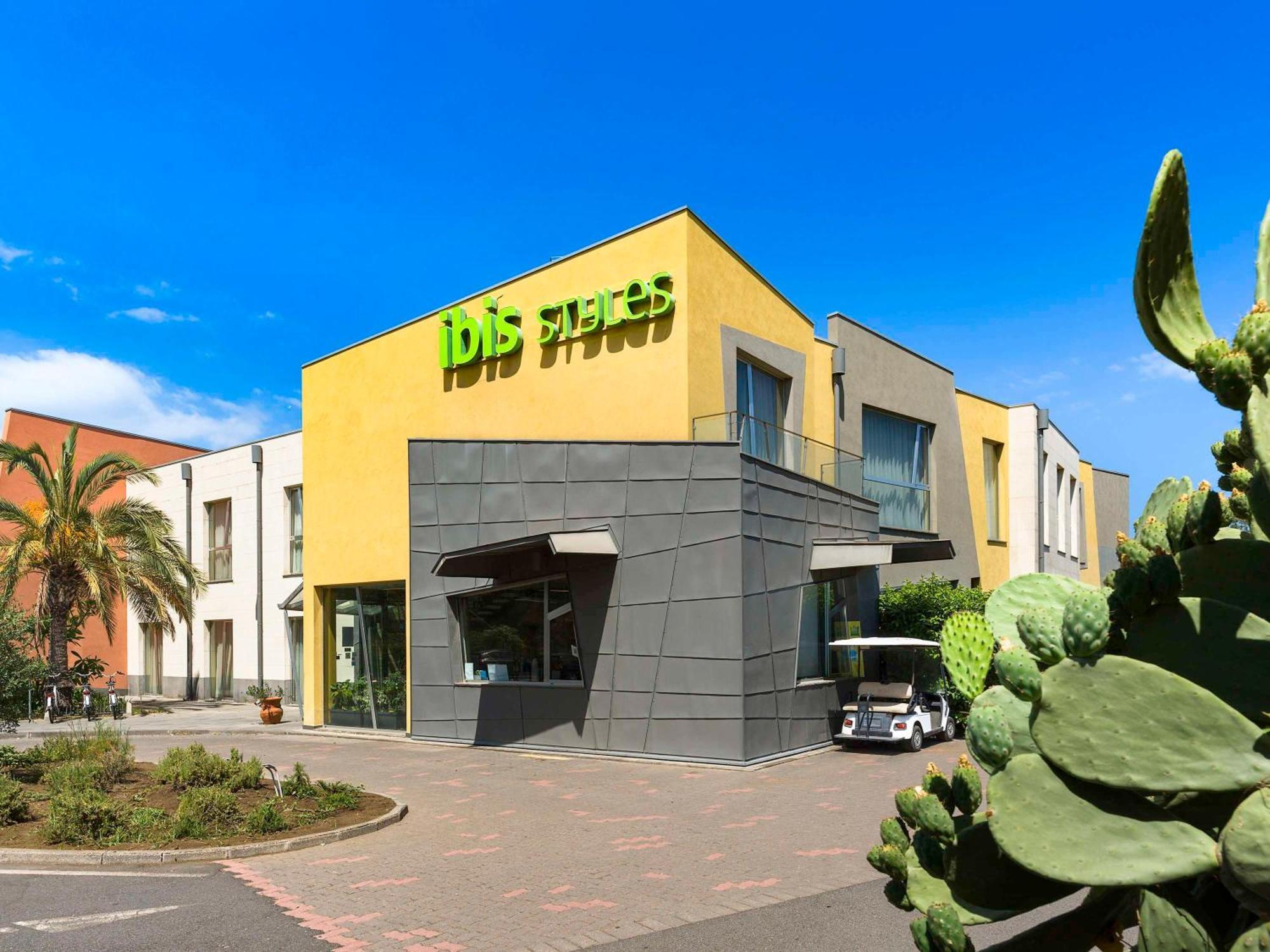 Отель Ibis Styles Catania Ачиреале Экстерьер фото