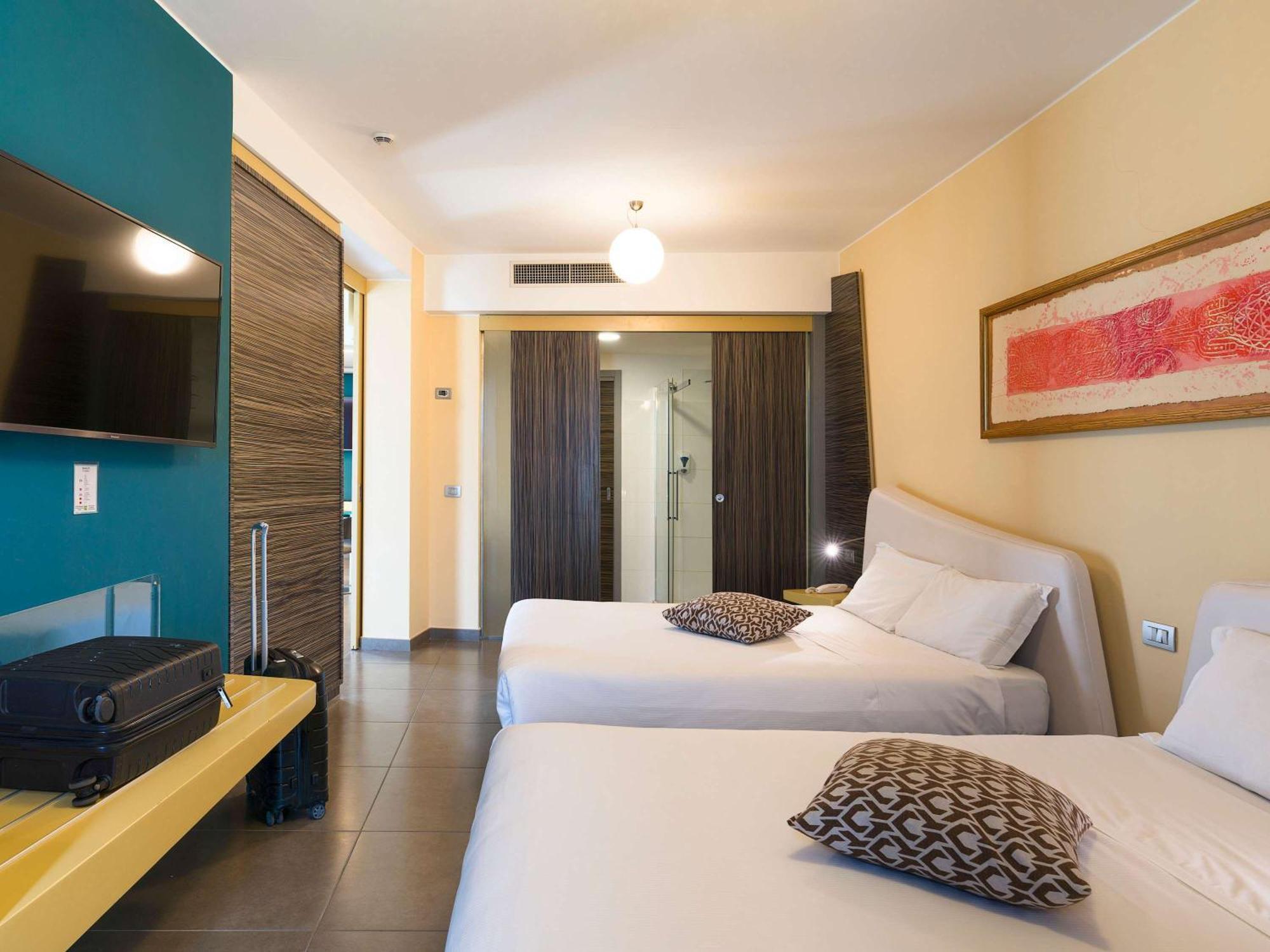 Отель Ibis Styles Catania Ачиреале Экстерьер фото