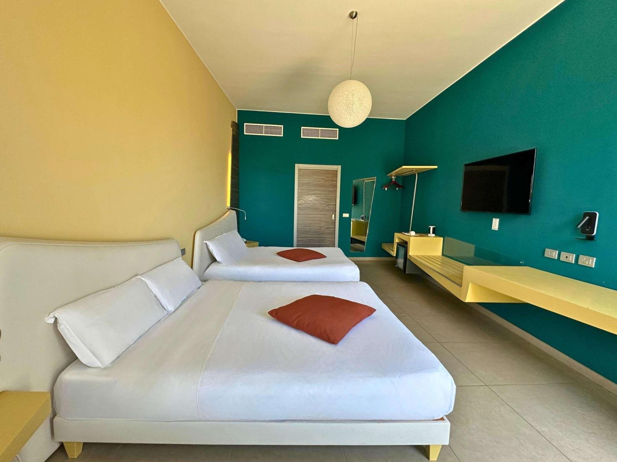 Отель Ibis Styles Catania Ачиреале Экстерьер фото