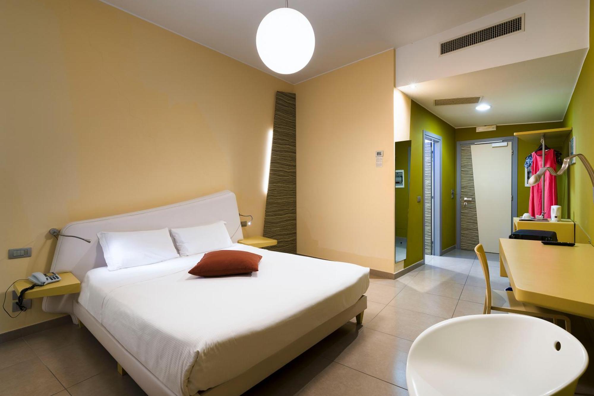 Отель Ibis Styles Catania Ачиреале Экстерьер фото