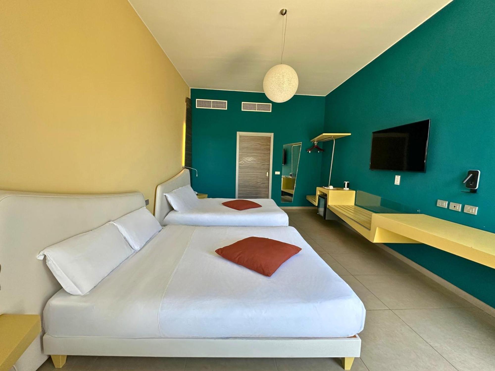 Отель Ibis Styles Catania Ачиреале Экстерьер фото
